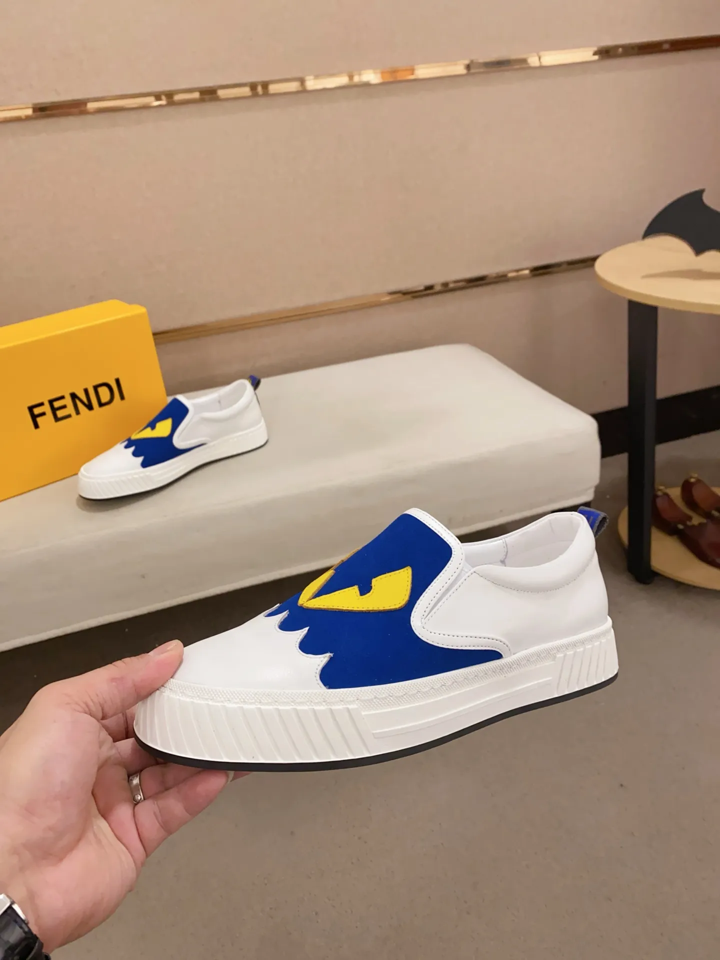 Men's shoes 💰 400💰 (fendi) New style 👊🏻 upper 🇮🇹 imported cowhide fabric 🇩🇪 lining imported sheepskin lining. The original outsole is molded to highlight the identity of every man, and the upper foot is elegant and stable🚶🏻🚶🏻The high-end custom counters reproduce the original version📯No matter the wind or rain, the shoe last remains unchanged and can withstand the verification of time🔍️,🔵 Size: 38-44